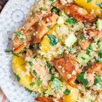 Quinoa con arroz hindú y filetito de pollo con pataconas